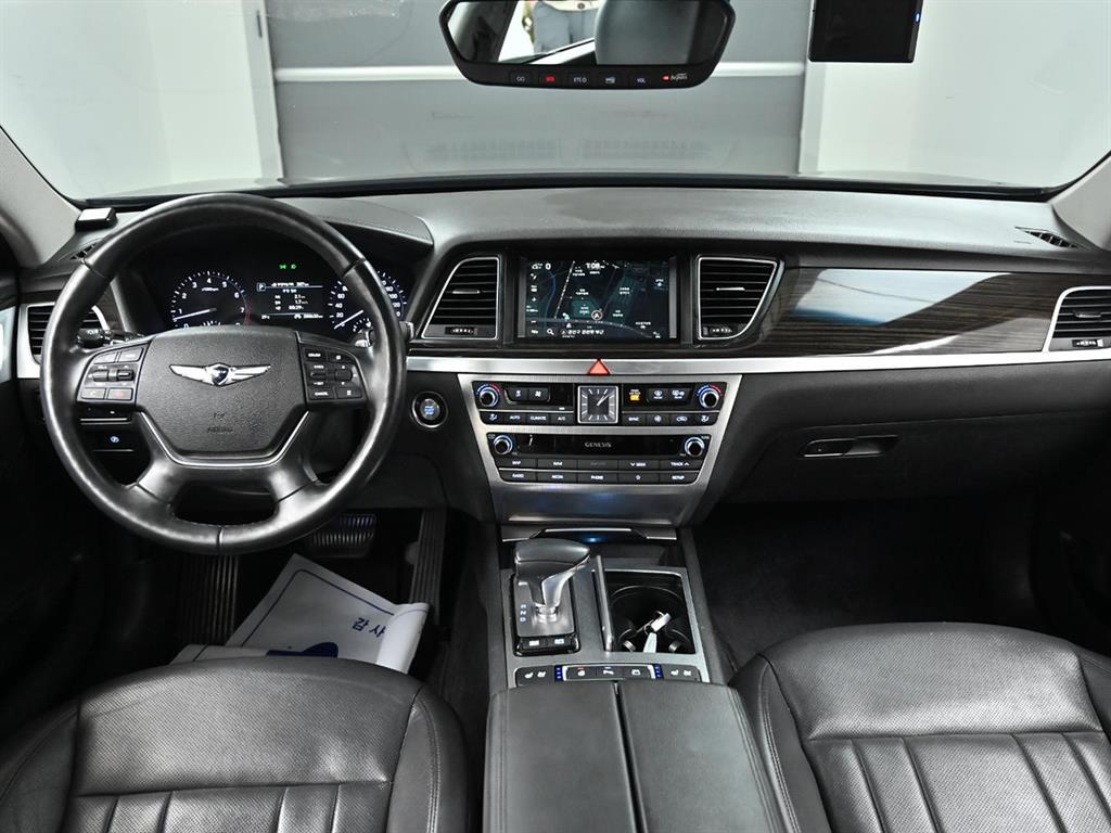 Genesis G80 — photo 06