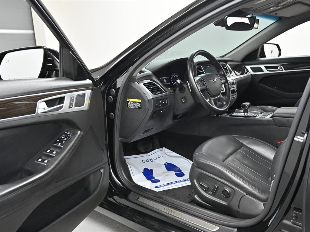 Genesis G80 — photo 10