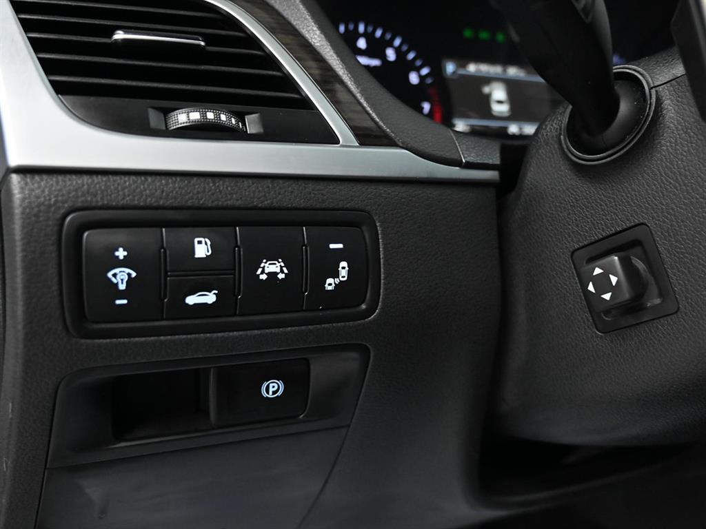 Genesis G80 — photo 16