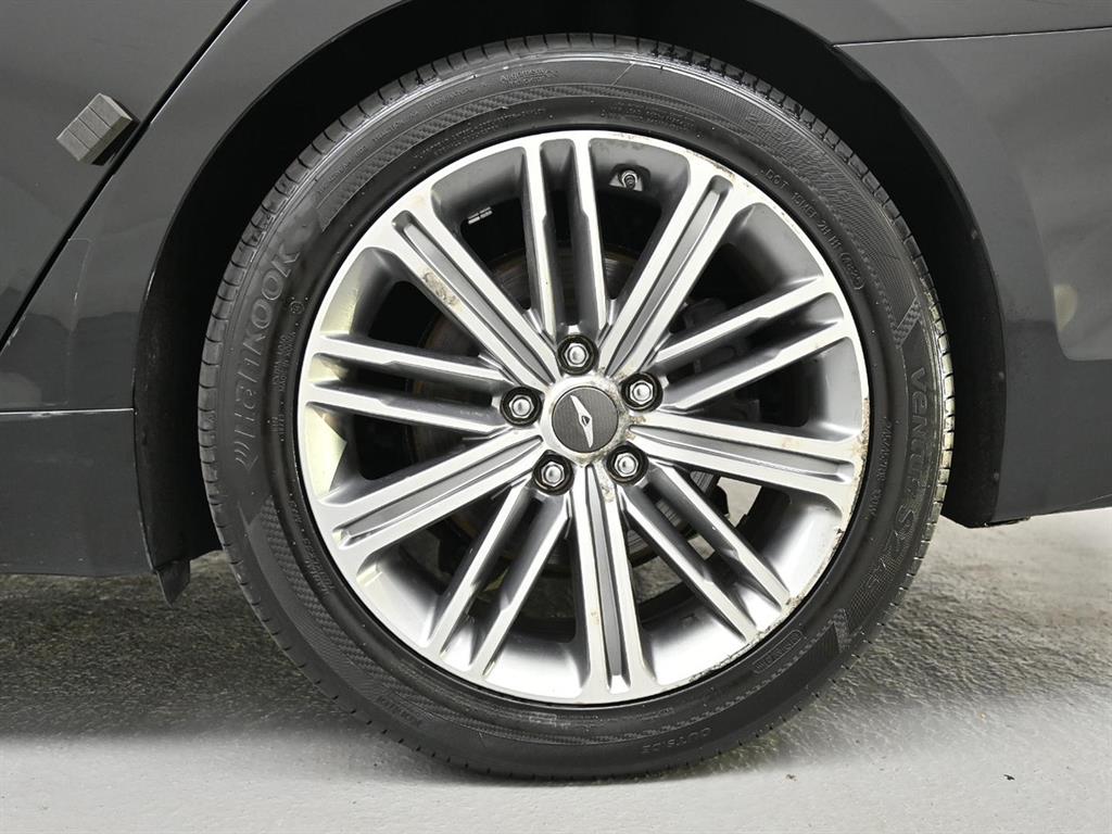 Genesis G80 — photo 19