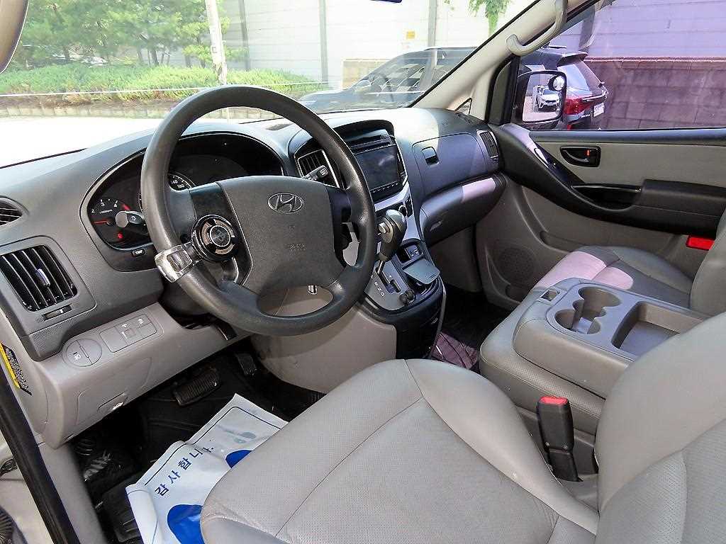 Hyundai Starex — photo 07