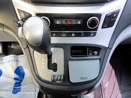Hyundai Starex — photo 10