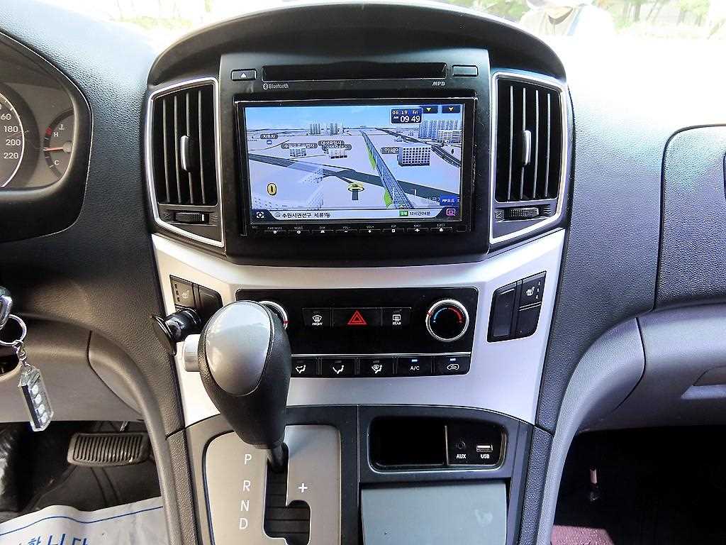Hyundai Starex — photo 13