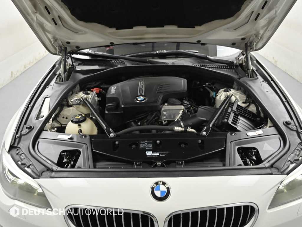BMW 5-Series — photo 06