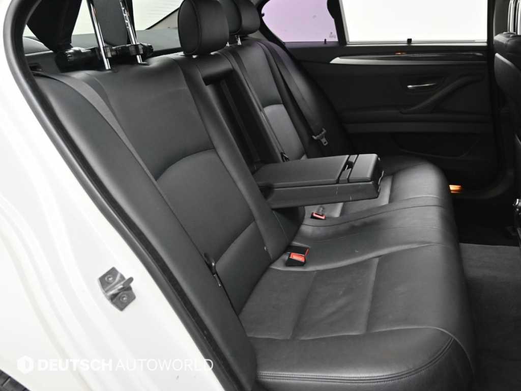 BMW 5-Series — photo 12