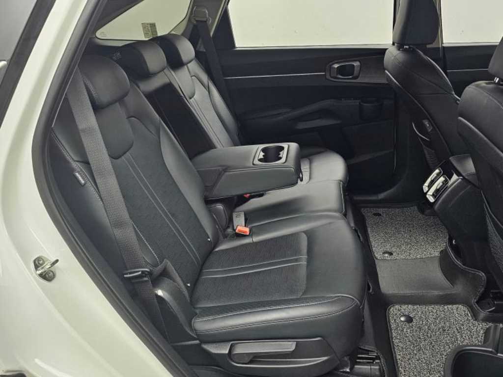Kia Sorento — photo 15
