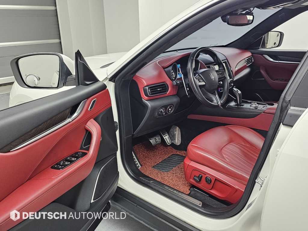 Maserati Levante — photo 11