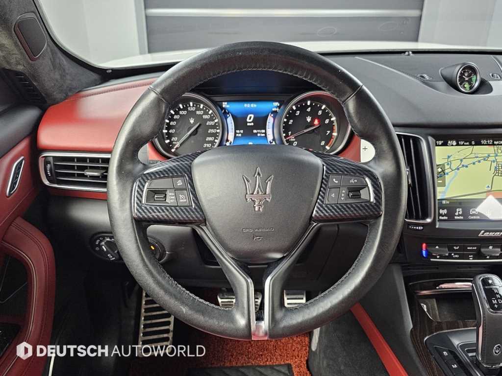 Maserati Levante — photo 13