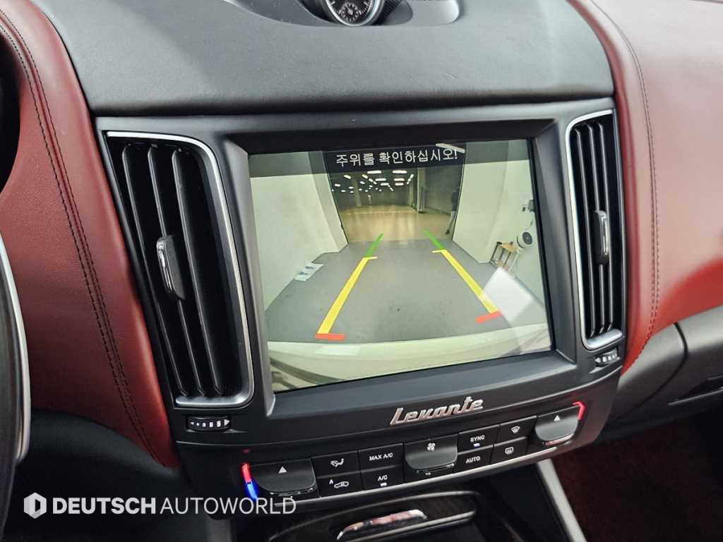 Maserati Levante — photo 15