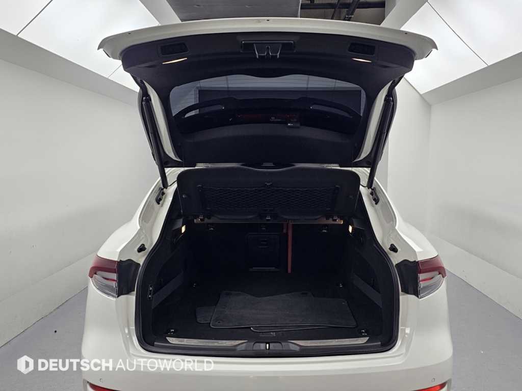 Maserati Levante — photo 19
