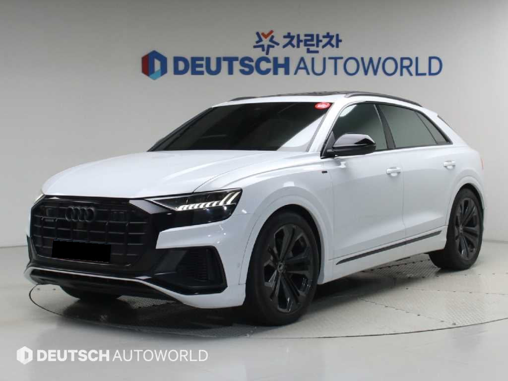 Audi Q8 — photo 01