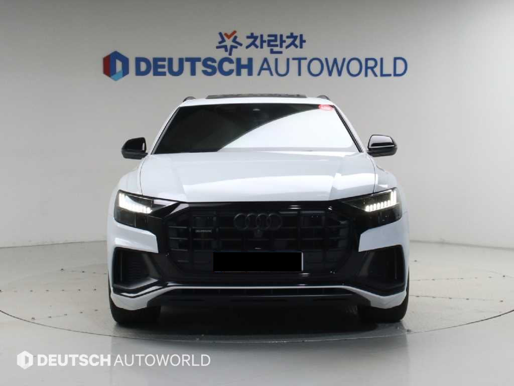 Audi Q8 — photo 03