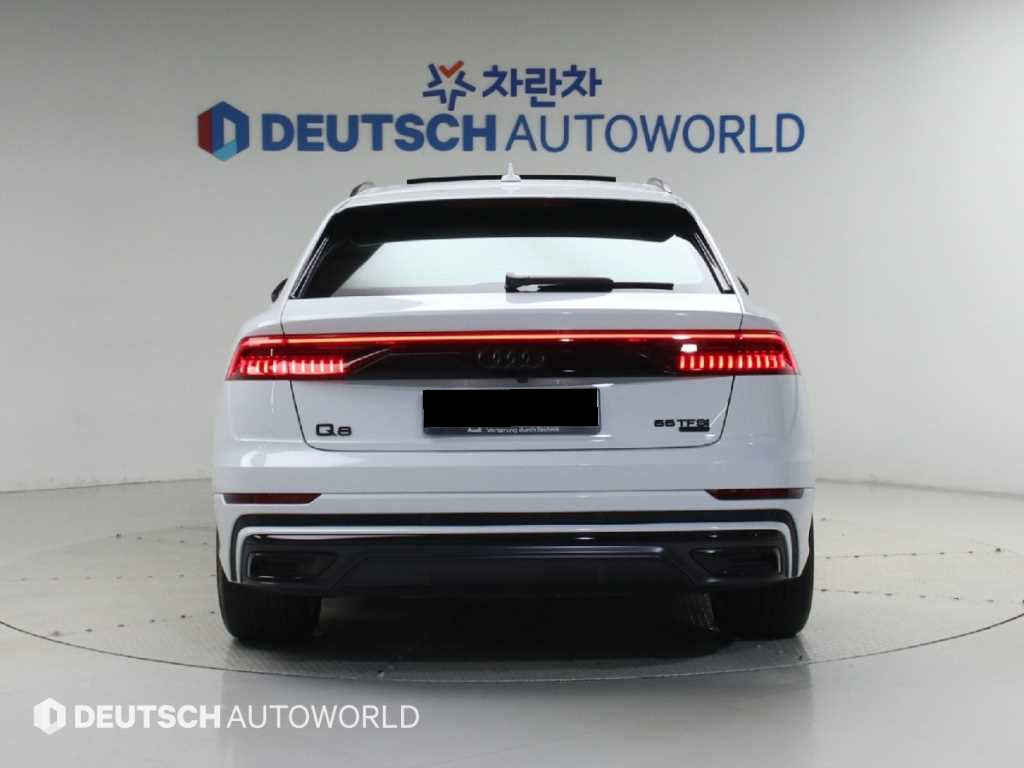 Audi Q8 — photo 04