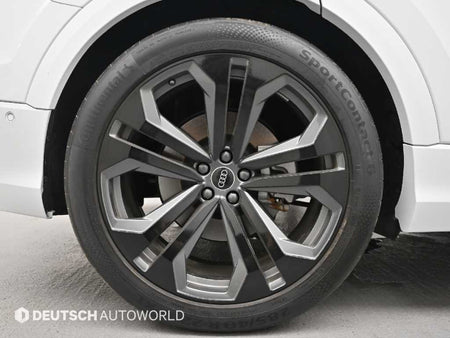 Audi Q8 — photo 05