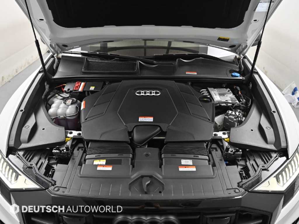 Audi Q8 — photo 06