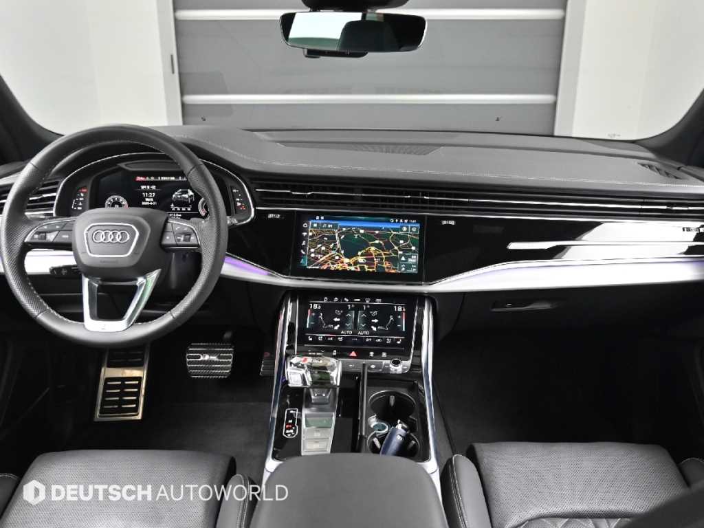 Audi Q8 — photo 07