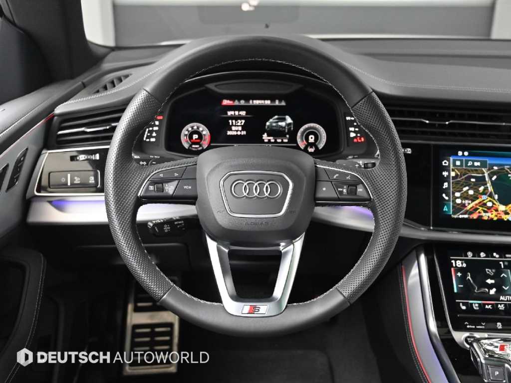 Audi Q8 — photo 13
