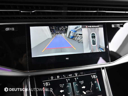 Audi Q8 — photo 15