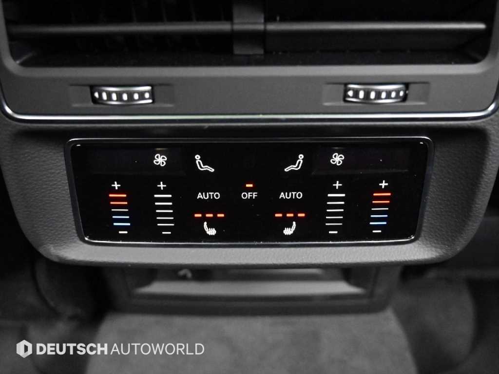 Audi Q8 — photo 16