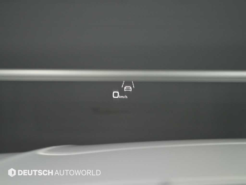 Audi Q8 — photo 17