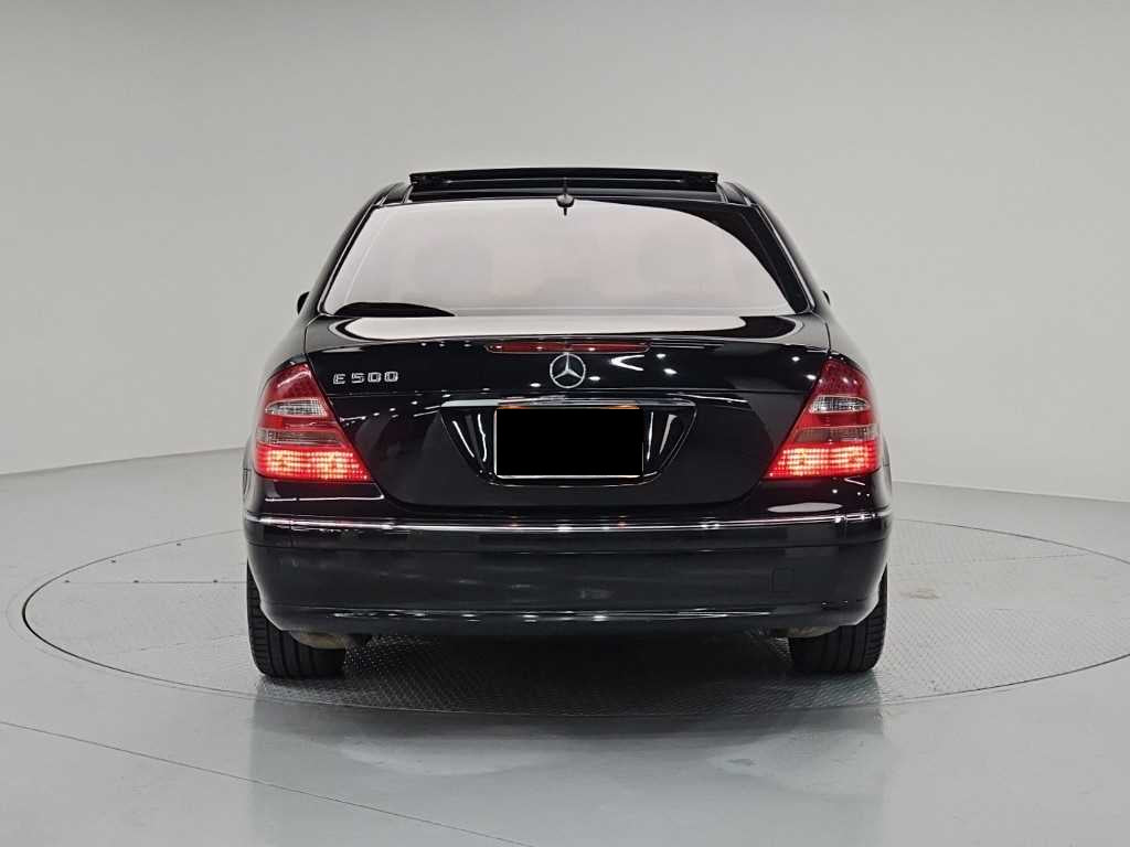 Mercedes-Benz E-Class — photo 03