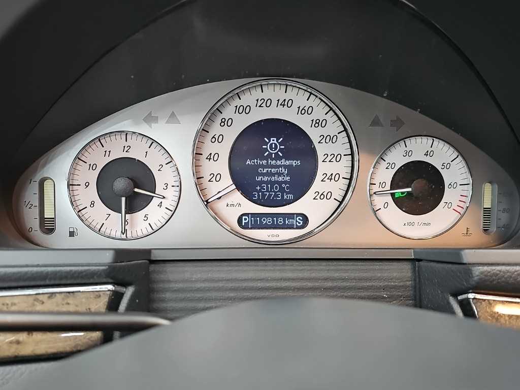 Mercedes-Benz E-Class — photo 06