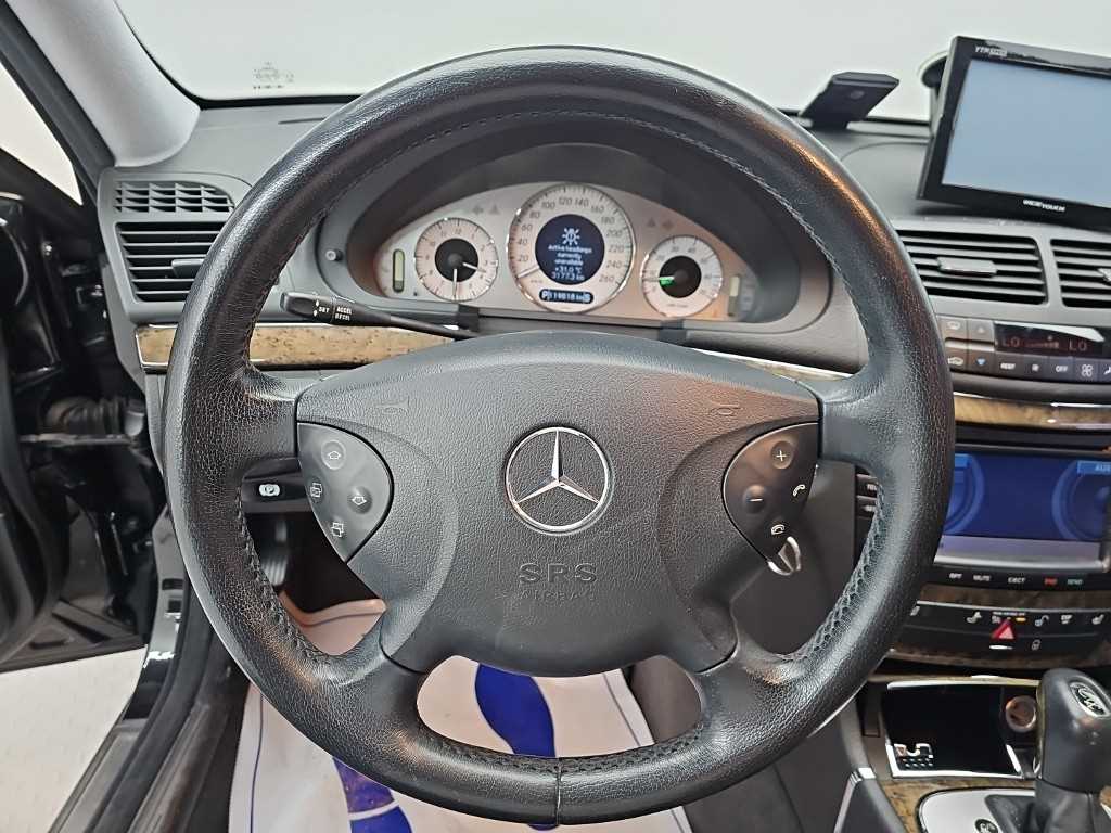 Mercedes-Benz E-Class — photo 09