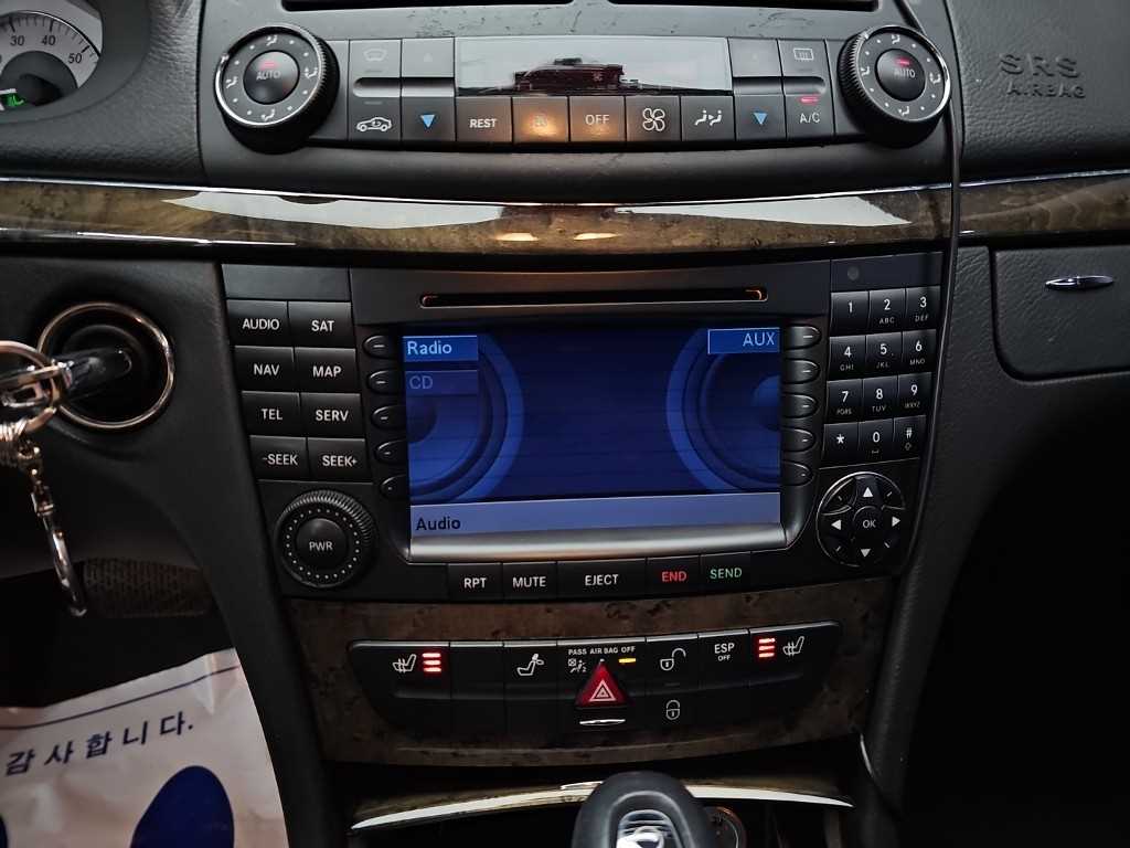 Mercedes-Benz E-Class — photo 10