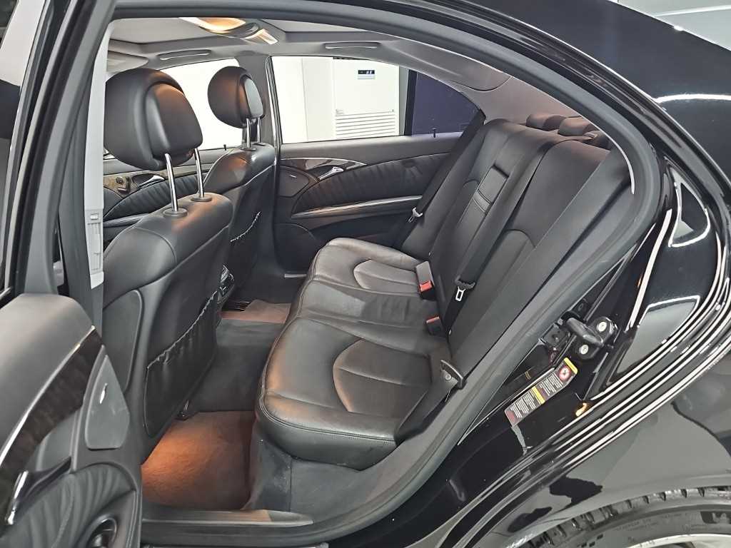 Mercedes-Benz E-Class — photo 12