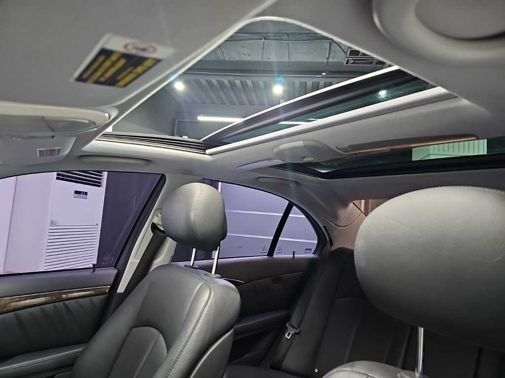 Mercedes-Benz E-Class — photo 13