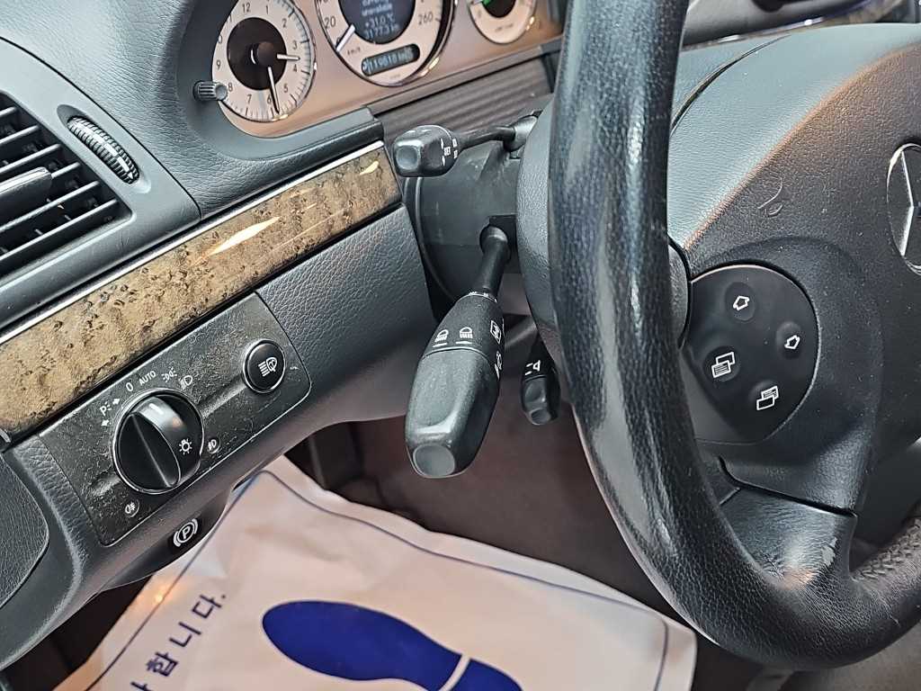 Mercedes-Benz E-Class — photo 15