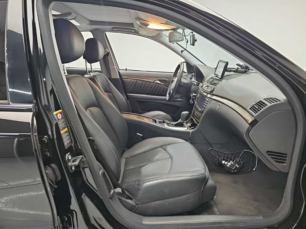 Mercedes-Benz E-Class — photo 18