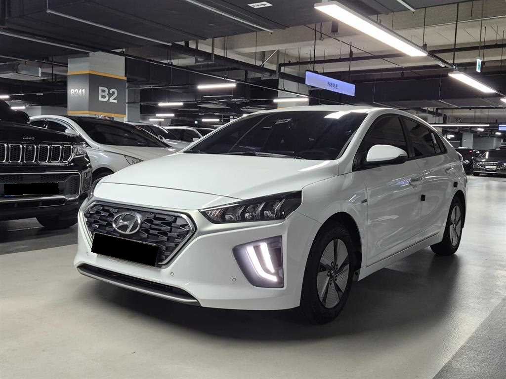 Hyundai Ioniq — photo 01