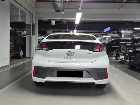 Hyundai Ioniq — photo 04