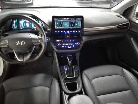 Hyundai Ioniq — photo 07