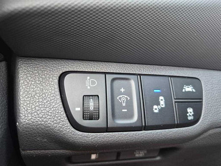 Hyundai Ioniq — photo 13