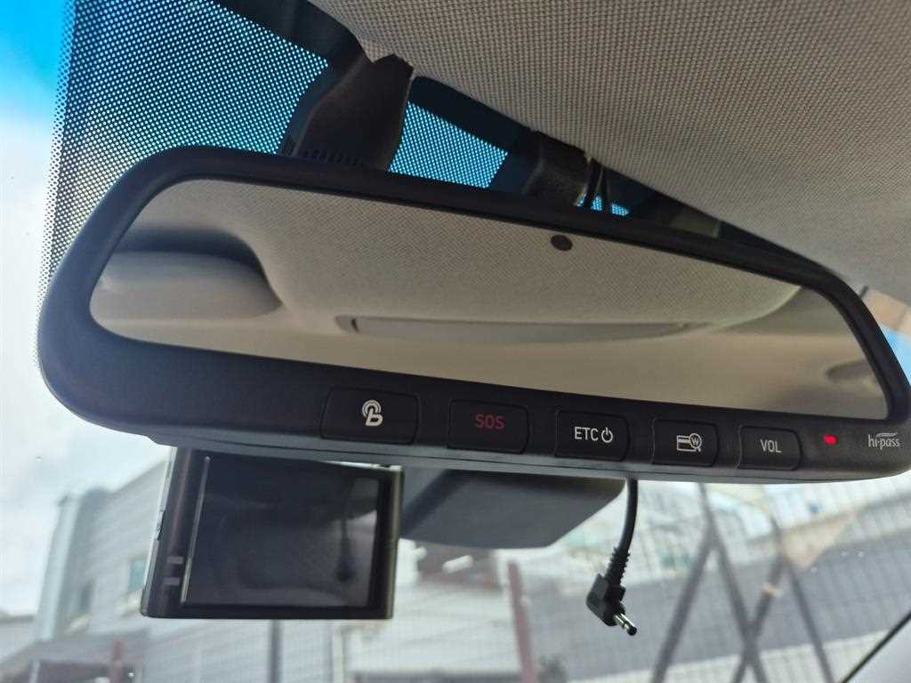 Hyundai Ioniq — photo 14
