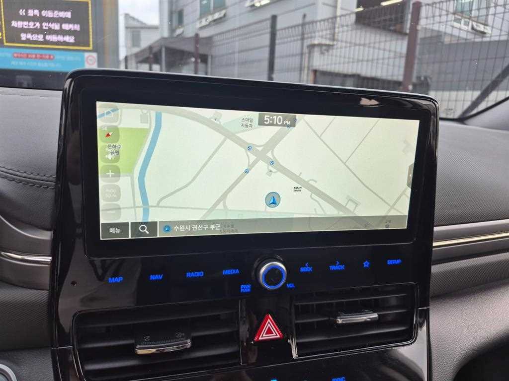 Hyundai Ioniq — photo 15