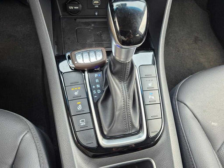 Hyundai Ioniq — photo 18