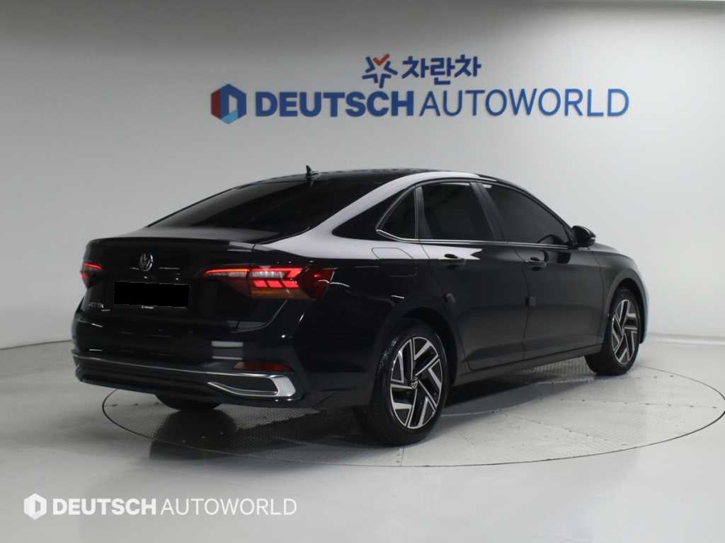 Volkswagen Jetta — photo 02