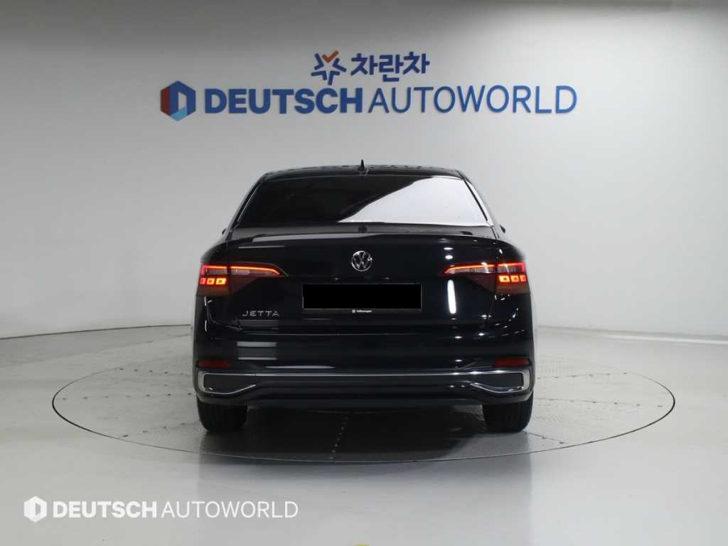 Volkswagen Jetta — photo 04