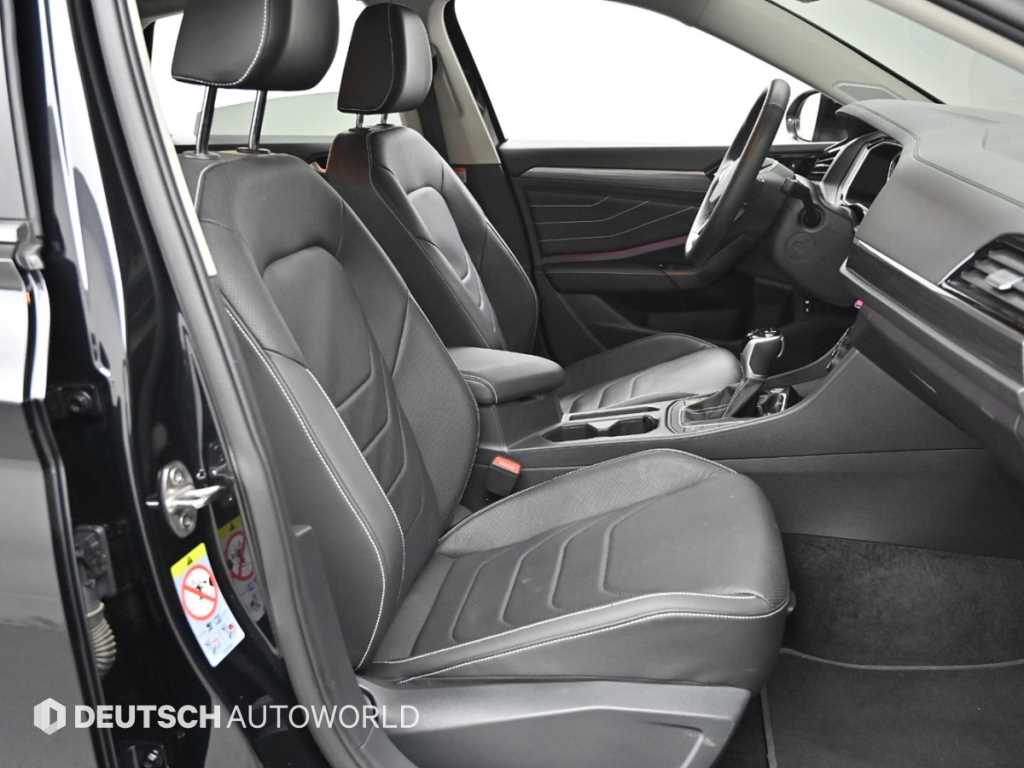 Volkswagen Jetta — photo 10