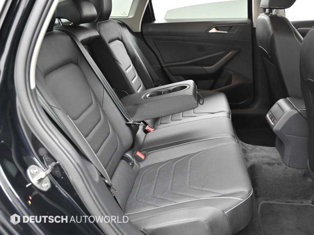 Volkswagen Jetta — photo 12