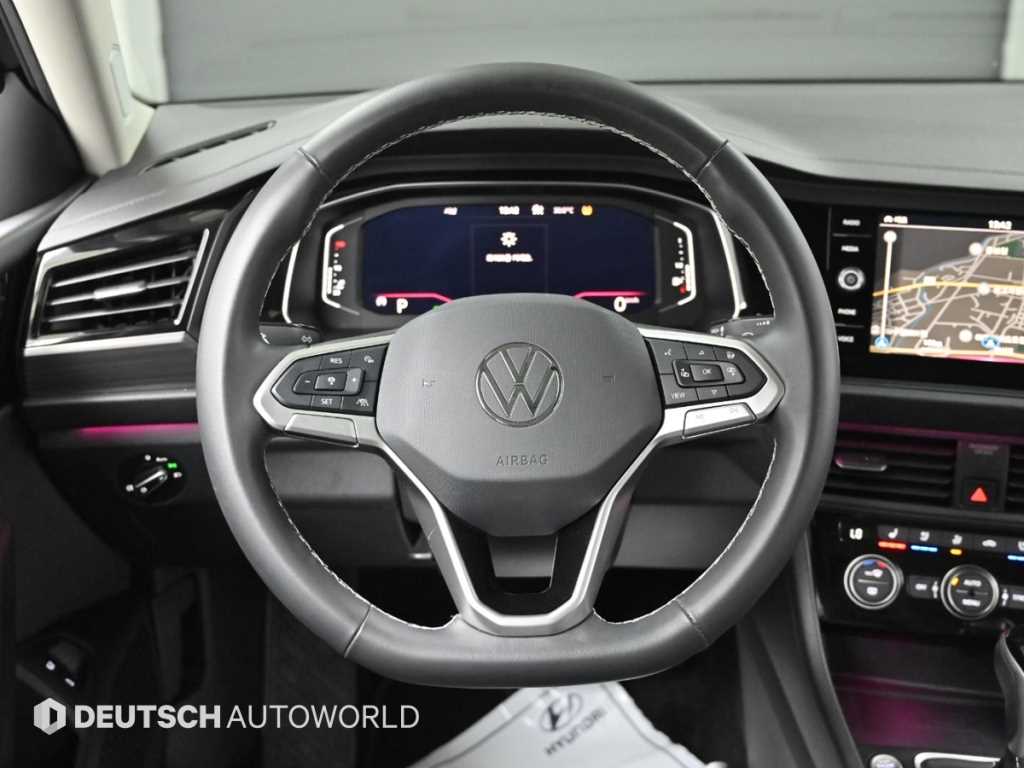 Volkswagen Jetta — photo 13