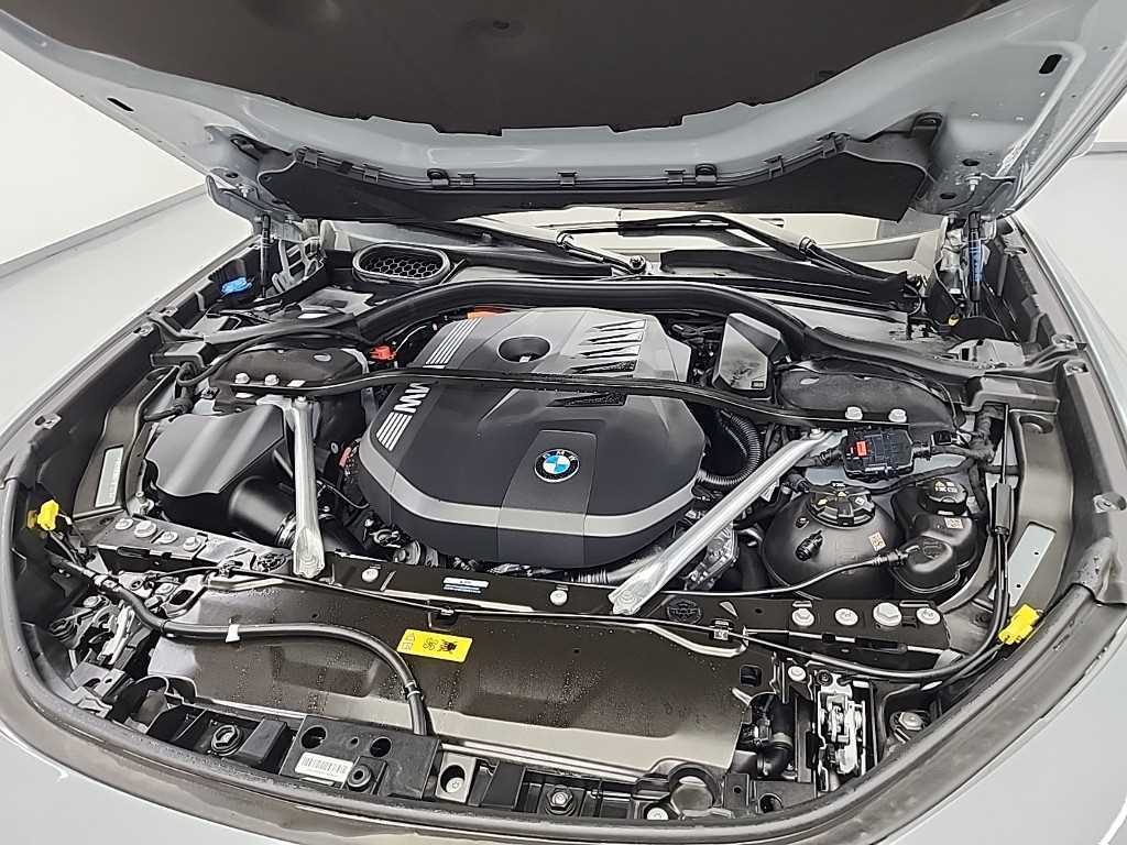 BMW 7-Series — photo 05