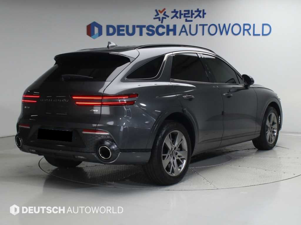 Genesis GV70 — photo 02