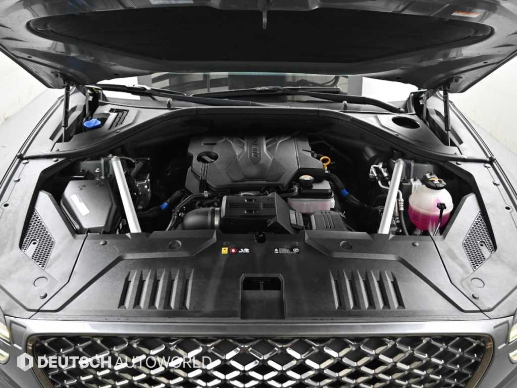 Genesis GV70 — photo 06