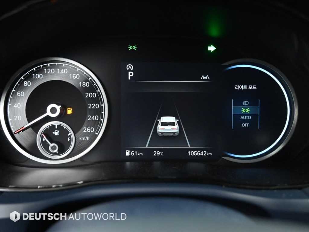 Genesis GV70 — photo 08