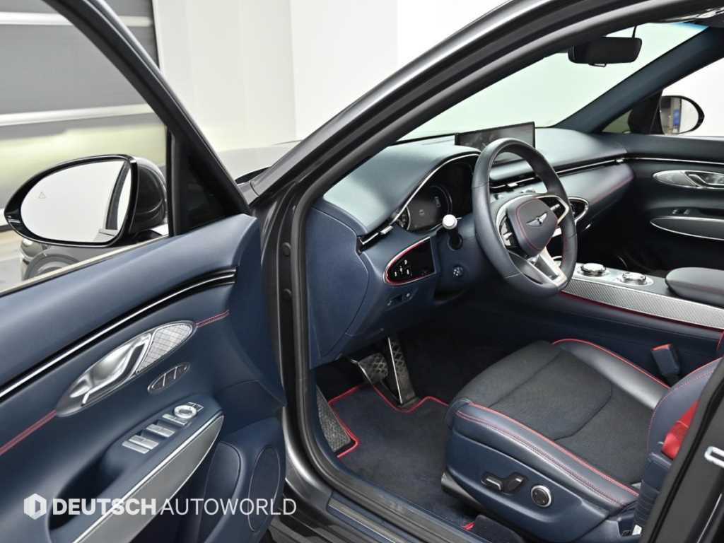 Genesis GV70 — photo 11