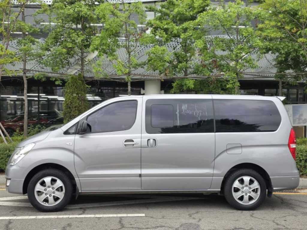 Hyundai Starex — photo 01